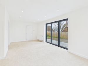 Sitting Room - click for photo gallery